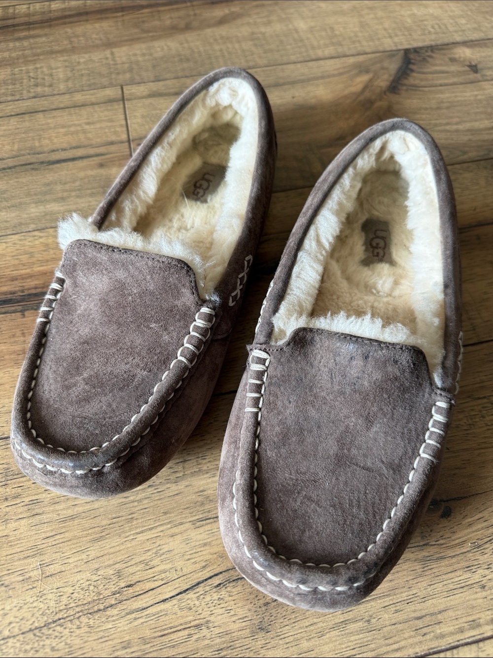 UGG Womens Brown Suede Shearling Moccasin Slippers size 7